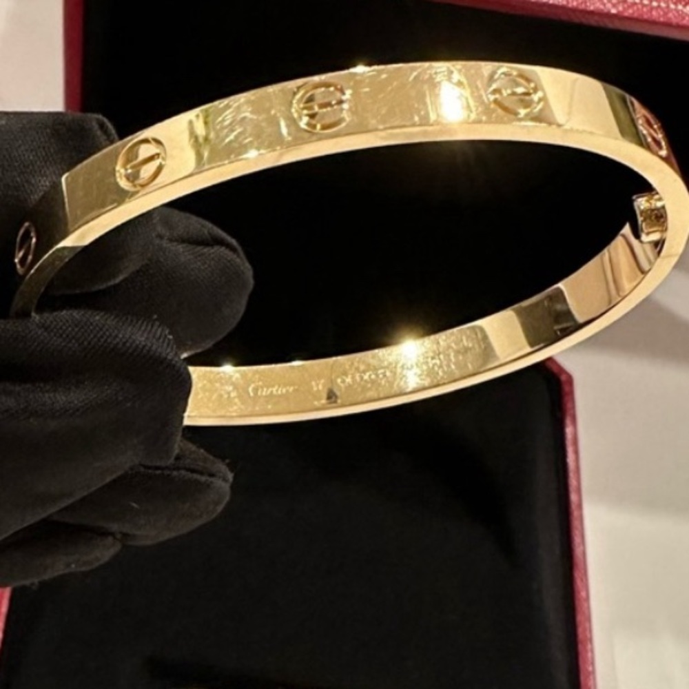 Cartier Love Bracelet Yellow Gold 18k size 17